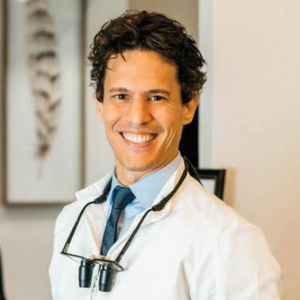 Dr. Roberto Macedo